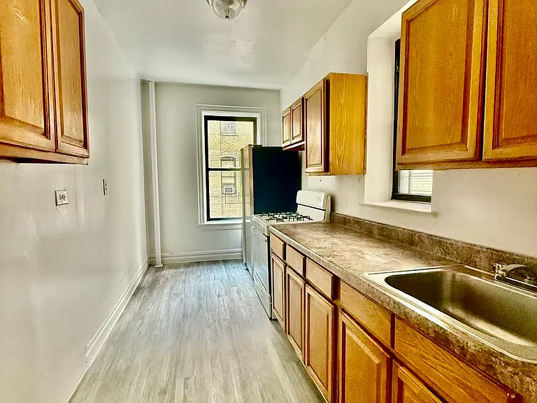 1402 W 4th St #D16 — Photo 8