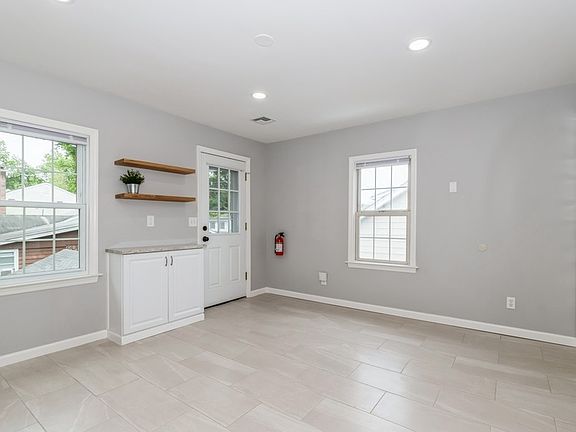 Gorgeous Brand New Kitchen!