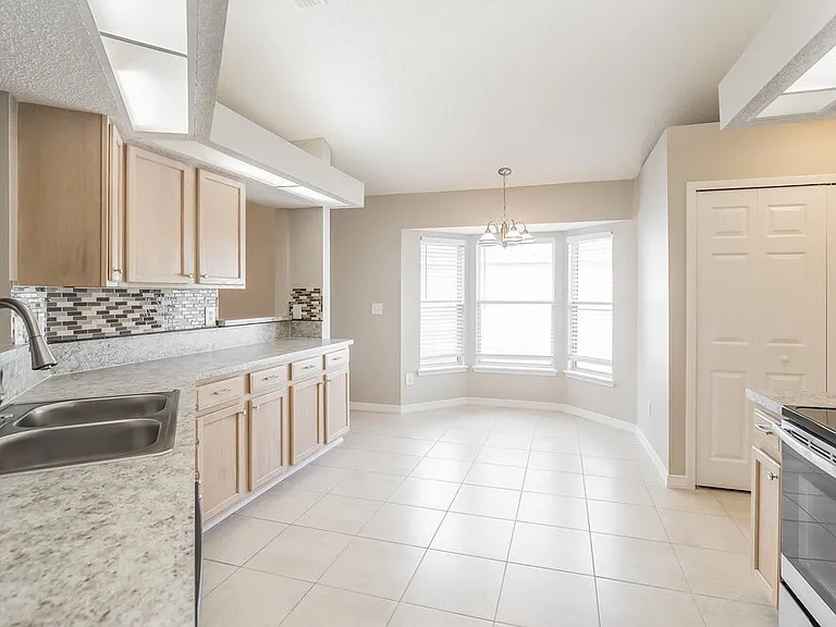 338 Wildberry Ct — Photo 8