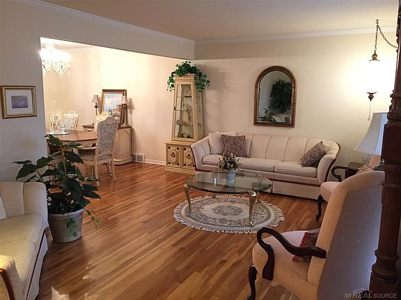3rd image of 37318 Catherine Marie Dr