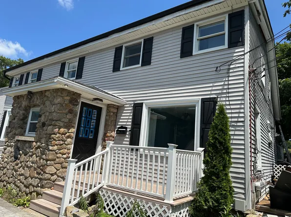 107 Earl St, West Warwick, RI 02893