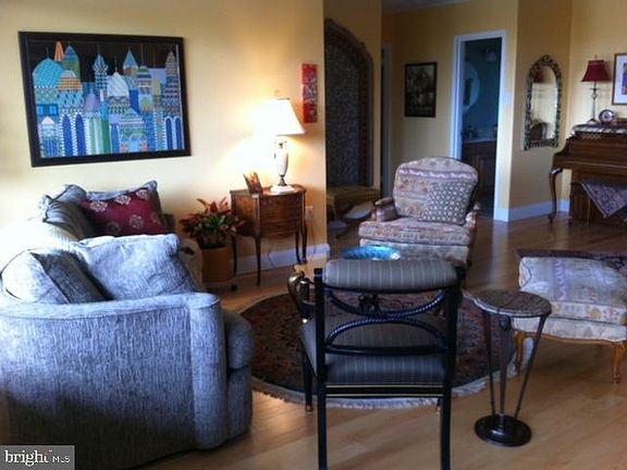 4th image of 3701 S George Mason Dr Unit 314