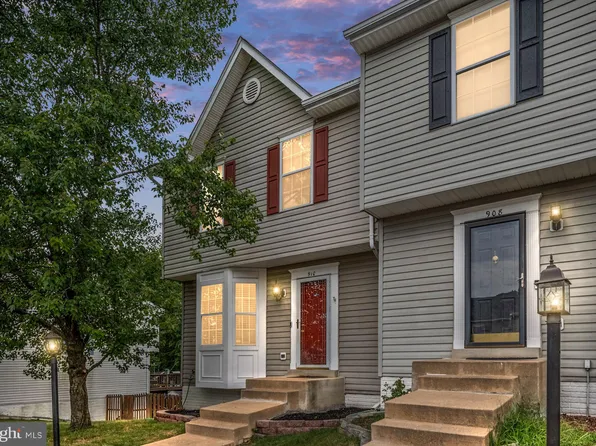 910 Kings Crest Dr, Stafford, VA 22554