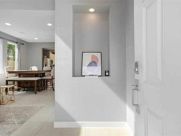 4625 Mallow St — Photo 3