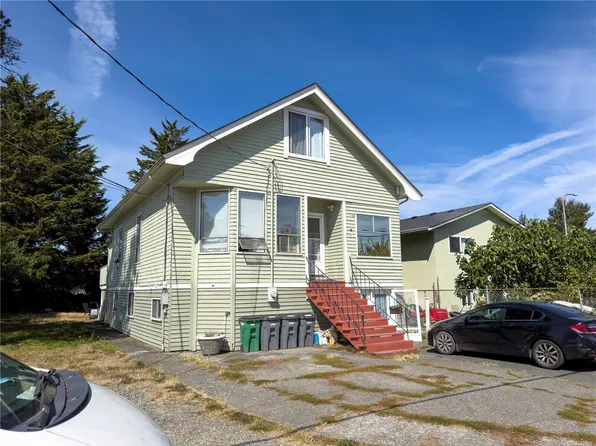 720 Vernon Ave, Saanich, BC V8Z 3X6