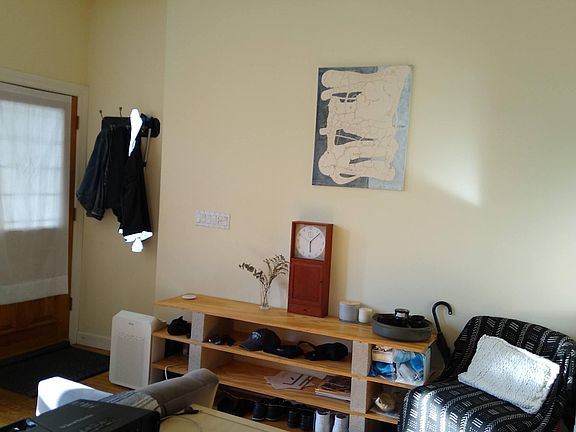 4th image of 1901 W Evergreen Ave #2