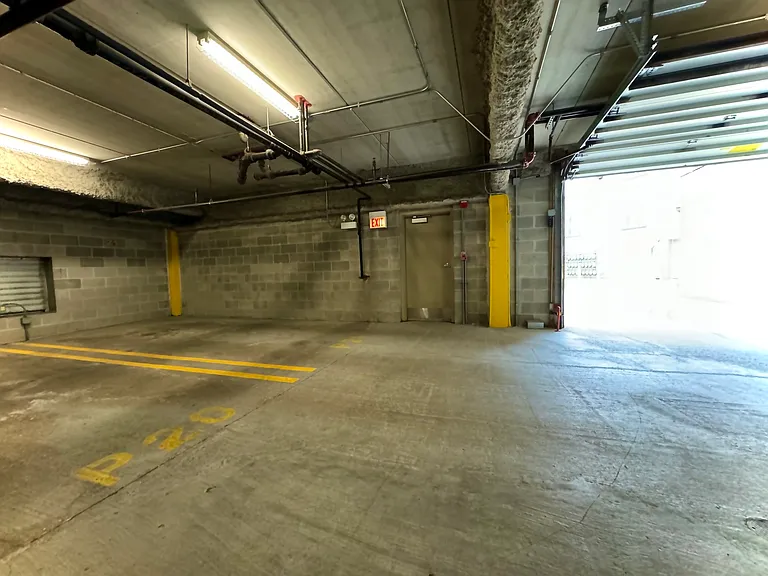 1075 W Roosevelt Rd #305 — Photo 9