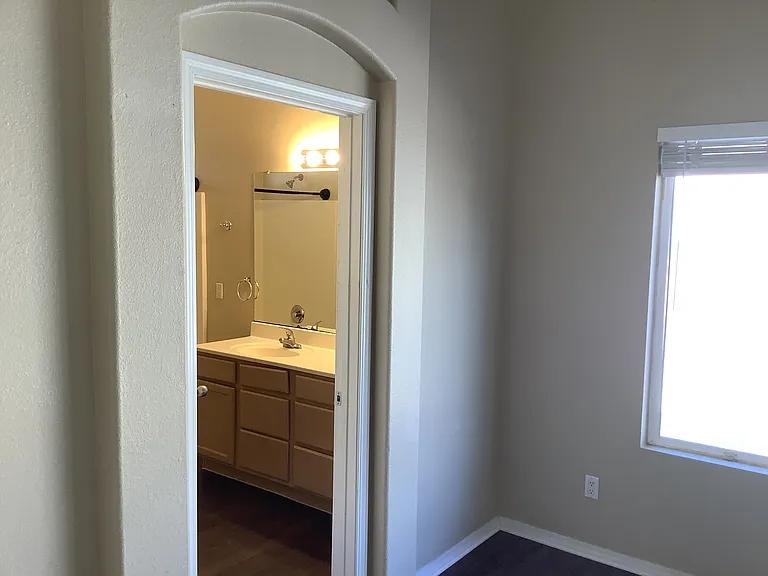 7623 Banyon Ave NW — Photo 8
