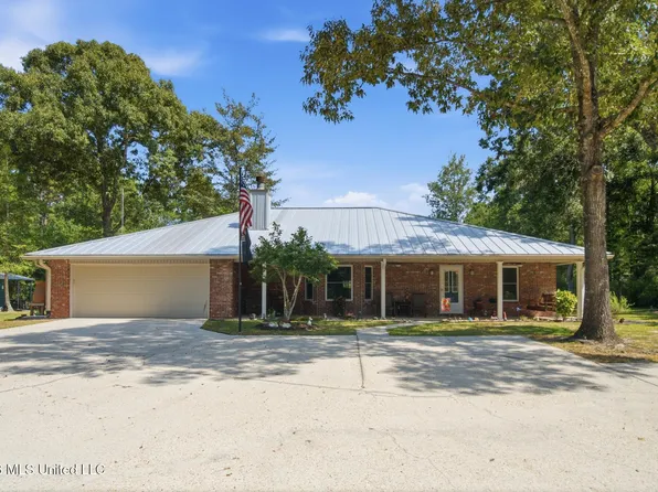 18188 Howison Dr, Saucier, MS 39574