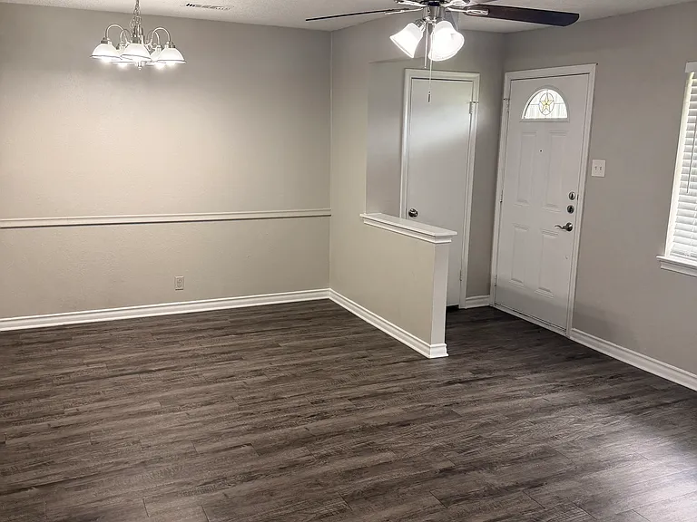 2514 Greenway St — Photo 5