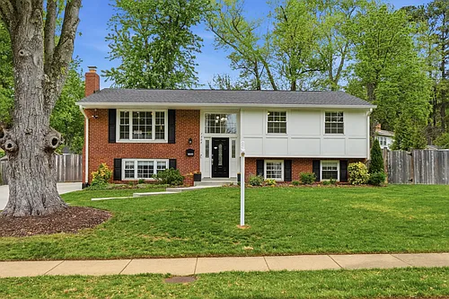 7504 Dolce Dr Photo 1