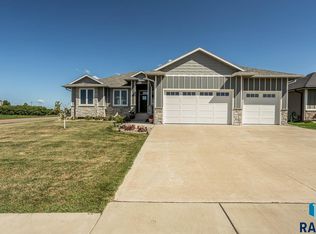 2720 Big Oak Cir, Sioux Falls, SD 57108
