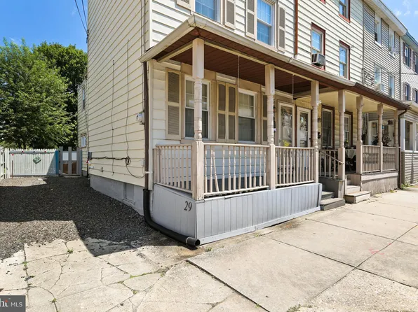 29 Pine St, Mount Holly, NJ 08060