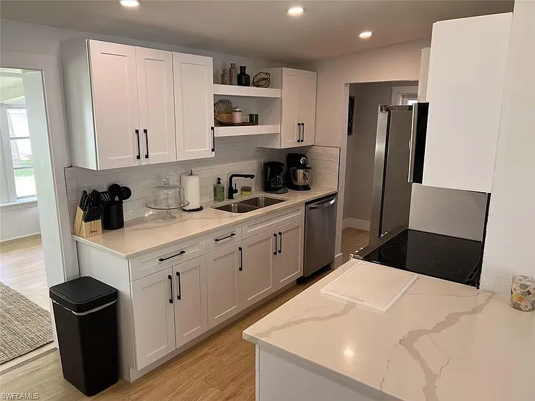 1220 Embassy Ln — Photo 11