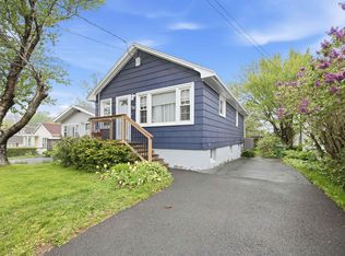 292 Chadwick St, Halifax, NS B2Y2M2