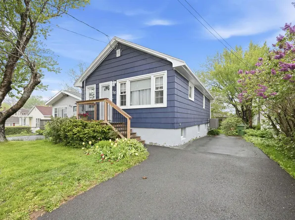 292 Chadwick St, Halifax, NS B2Y 2M2