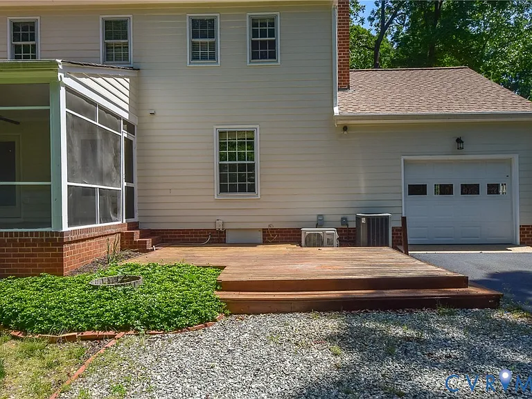 13921 Whitechapel Rd — Photo 34