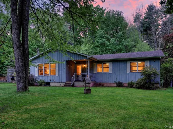 11 Fairway Drive, Highland Lake, NY 12743