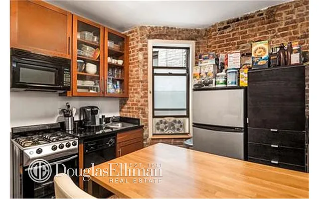 Rented by Douglas Elliman | media 4