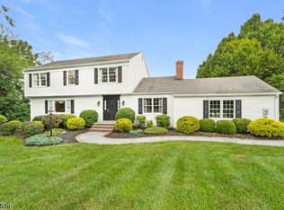 5 Ridge Dr, Washington, NJ 07882