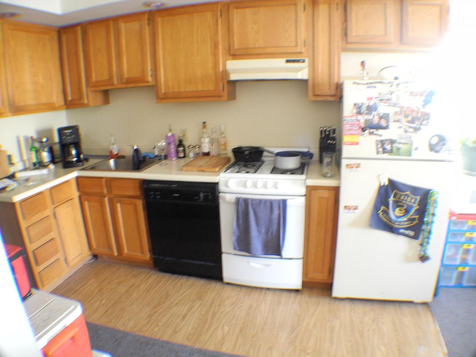 1st image of 743 S 20th St APT 3
