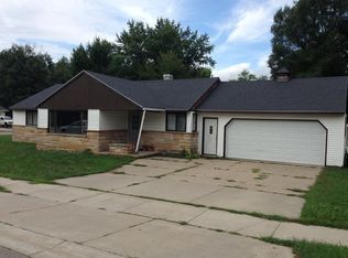 198 W Ohio St, Farwell, MI 48622