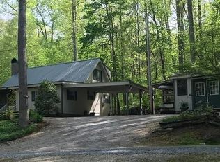 119 Lake Dr, Topton, NC 28781