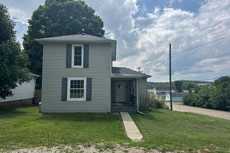 1st image of 506 Mill St