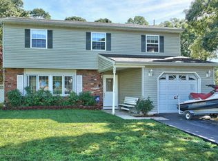 45 Country Club Blvd, Little Egg Harbor Twp, NJ 08087