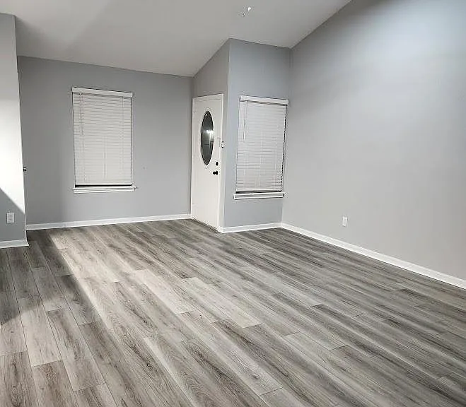 1720 Hazelwood Dr #1720 — Photo 4