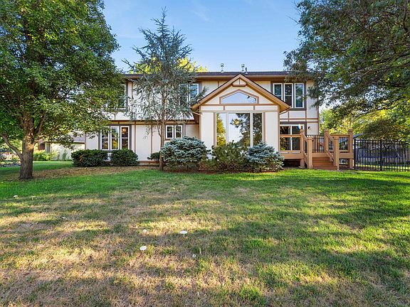 3rd image of 1513 N Valleyview Ct