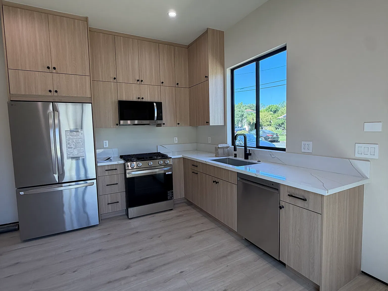 2 bed, $4,500 — Photo 4