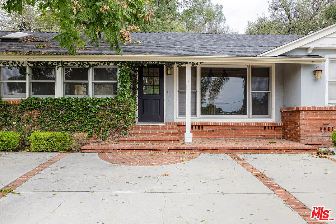 4 bed, 4.0 bath, 2254 sqft, $6,000 — Photo 1