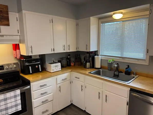 6817 Colonial Ct APT 4, Anchorage, AK 99502
