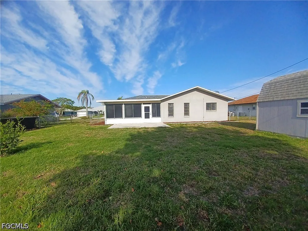 3 bed, 2.0 bath, 1451 sqft, $2,150 — Photo 3