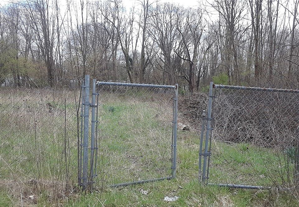 2nd image of Cove Blvd