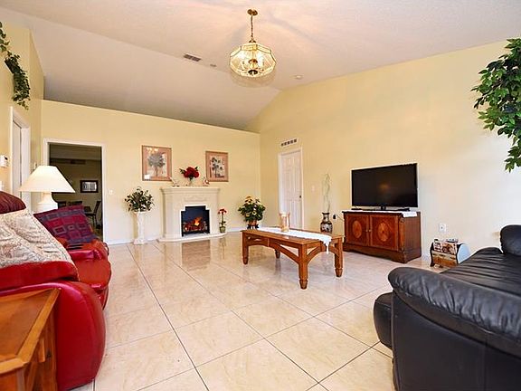 3rd image of 217 Vervain Ave