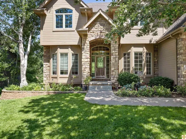 1519 S 192nd Avenue Cir, Omaha, NE 68130
