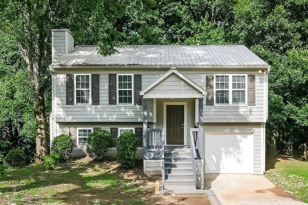 3 bed, 2.0 bath, 1316 sqft, $2,190 — Photo 1