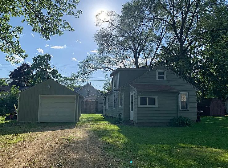 1st image of 1908 S Cottage Ave