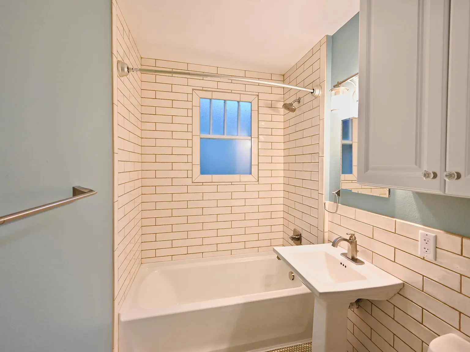 1 bed, 808 sqft, $1,150 — Photo 4