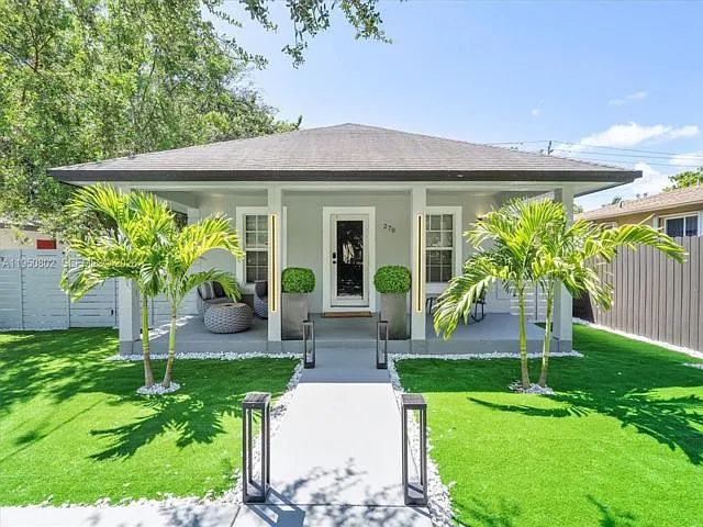 270 NW 41st St — Photo 1