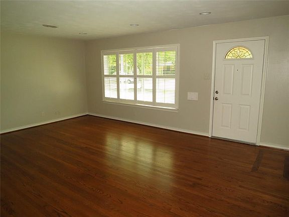 3rd image of 419 La Salle Dr