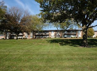Country Gardens, Bloomington, IL 61701