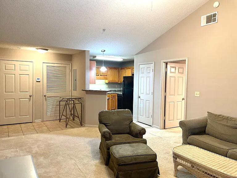 2301 Veterans Memorial Pkwy #610 — Photo 5