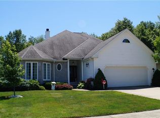 15353 Royal Oak Dr, Middlefield, OH 44062