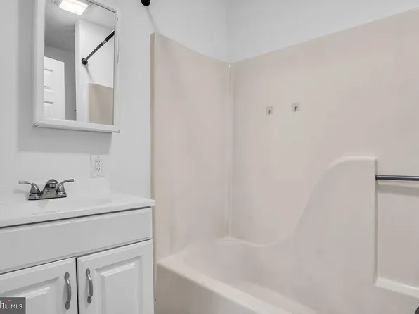 7 S Market St APT 2, Duncannon, PA 17020