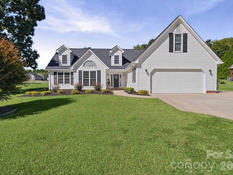 1st image of 620 Redah Ave
