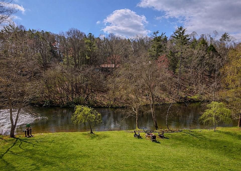 1st image of 105 Riveredge Dr