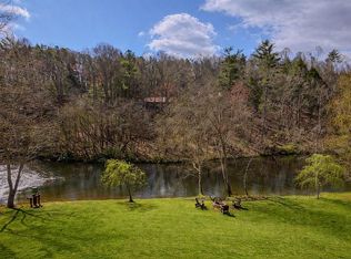 105 Riveredge Dr, Ellijay, GA 30536